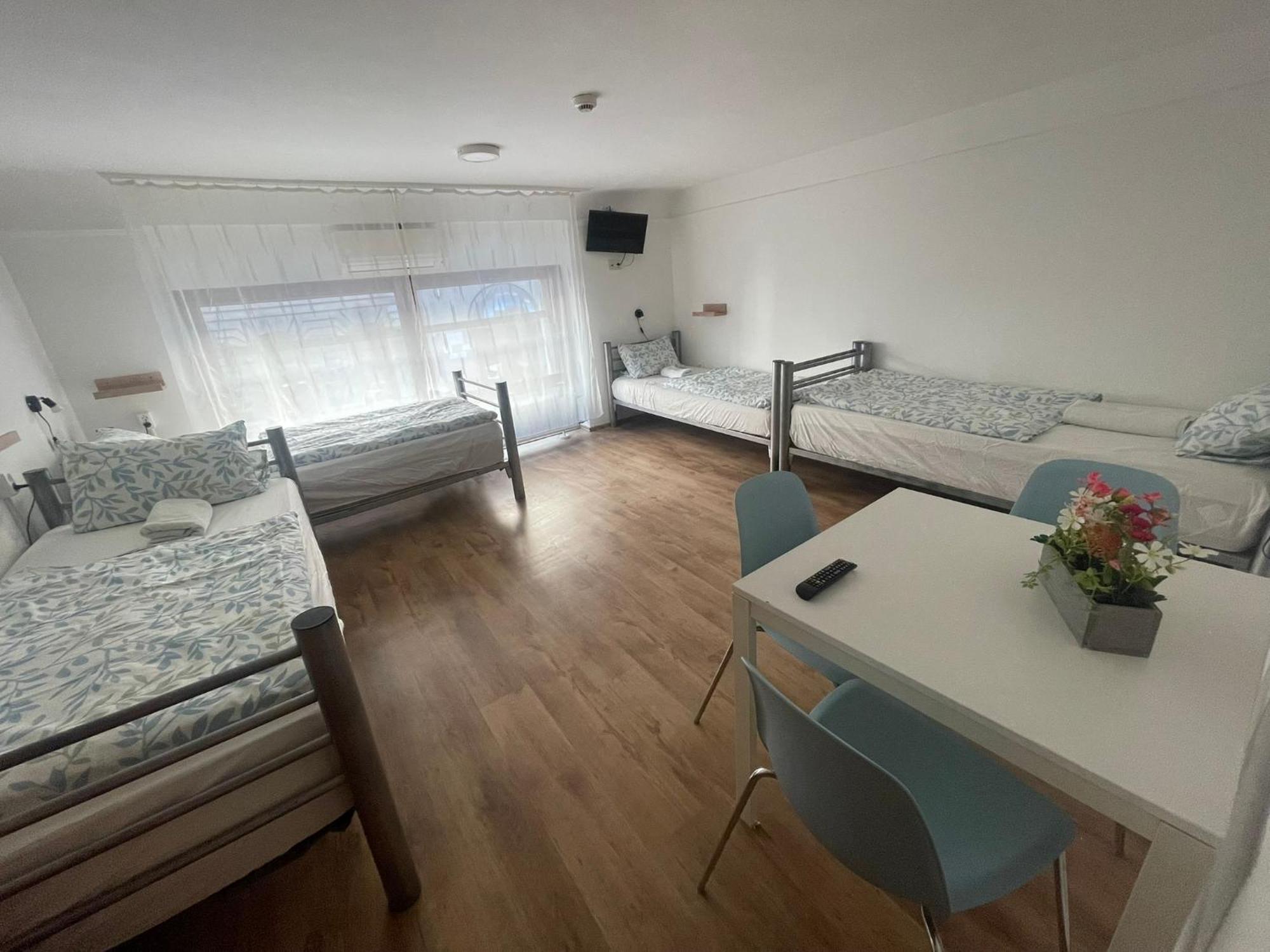 Center Hostel And Guest House Βουδαπέστη Εξωτερικό φωτογραφία
