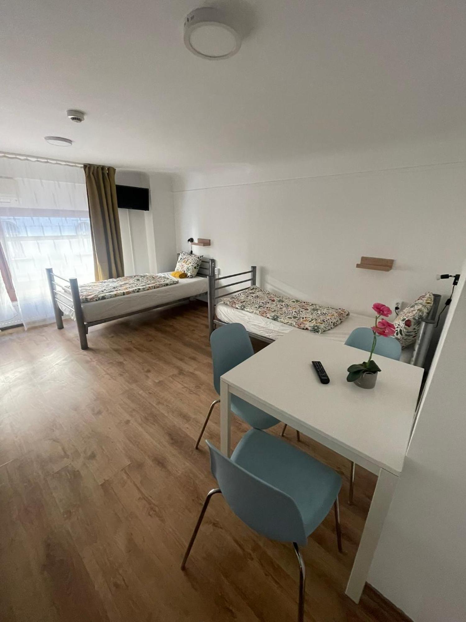Center Hostel And Guest House Βουδαπέστη Εξωτερικό φωτογραφία