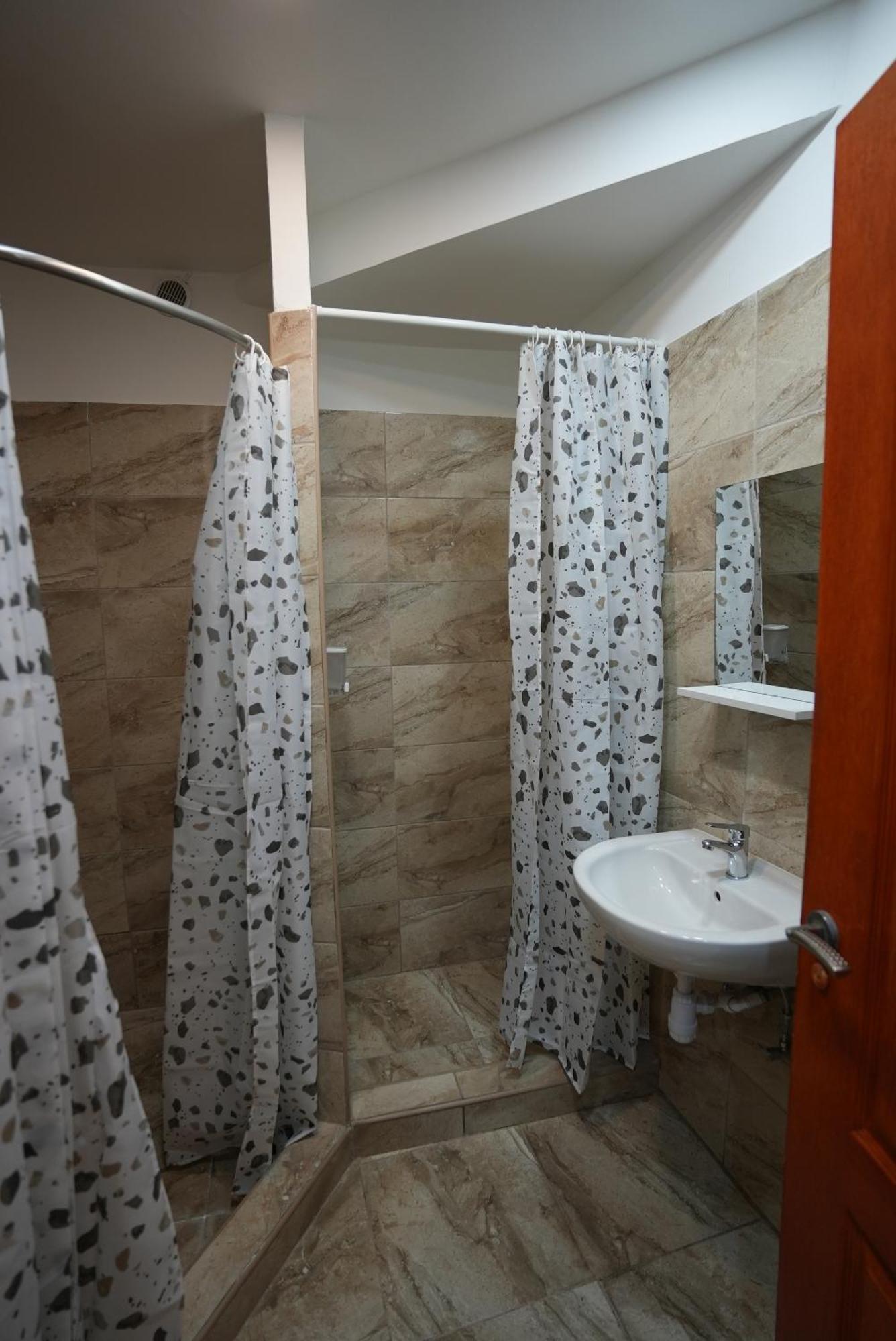 Center Hostel And Guest House Βουδαπέστη Εξωτερικό φωτογραφία